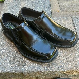 Nunn Bush slip on dress shoe. EUC